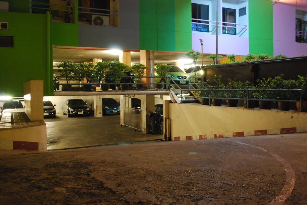 Witchuwan Apartel Bangkok Exterior photo