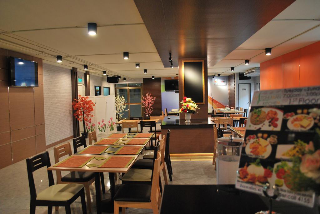 Witchuwan Apartel Bangkok Exterior photo